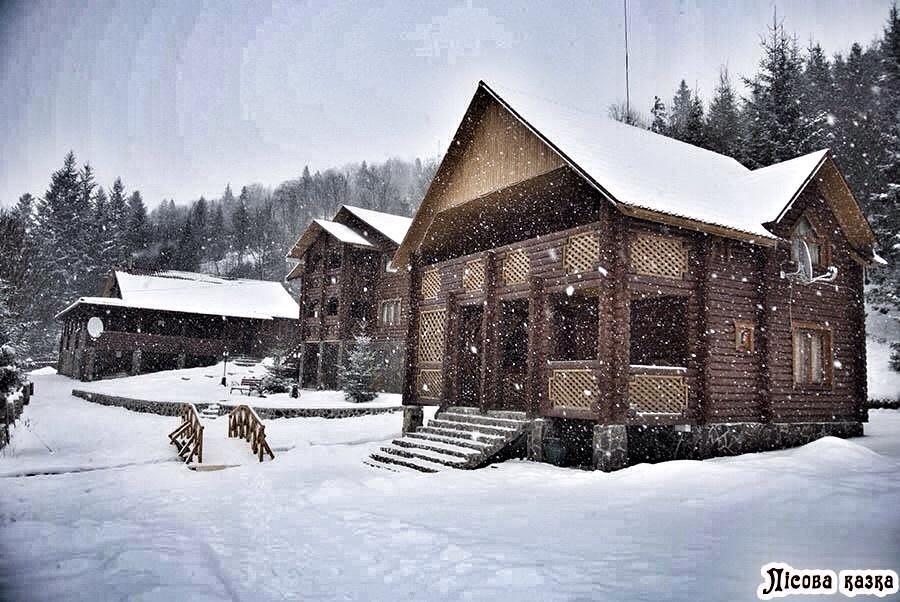 Lisova Kazka Hotel ชเดนิเยโว ภายนอก รูปภาพ